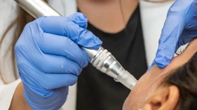 షెఫాలీ జరివాలా, కరీనా కపూర్, మల్లికా శెరావత్, యాంటీ ఏజింగ్ ట్రీట్‌మెంట్, బొటాక్స్ ఇంజెక్షన్లు