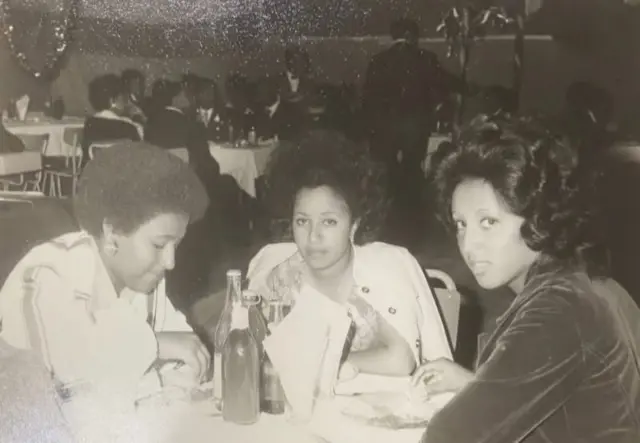 ፕ/ር ኤልሳቤጥ ወልደ ጊዮርጊስ ከጓደኞቿ ጋር