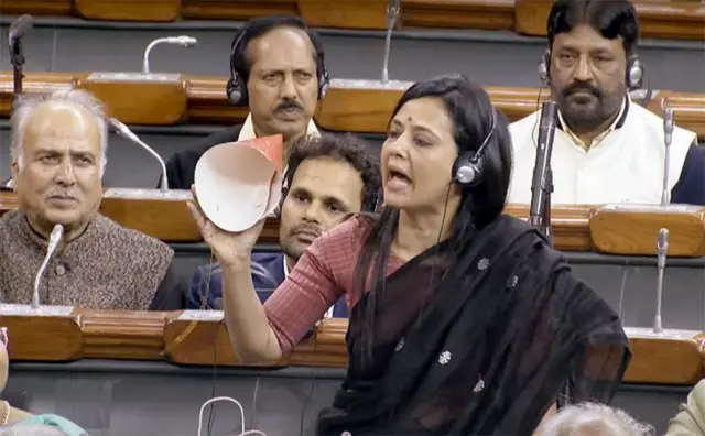 महुआ मोईत्रा