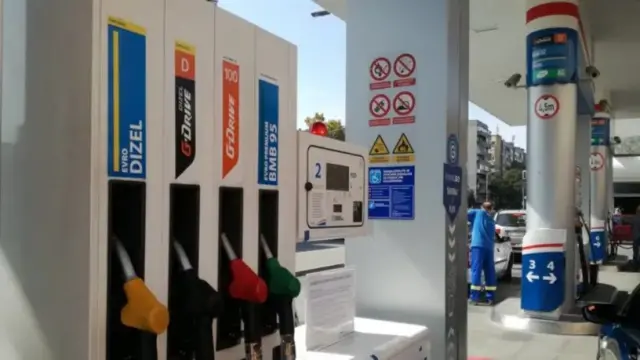 benzinska stanica, benzinska pumpa, sipanje goriva