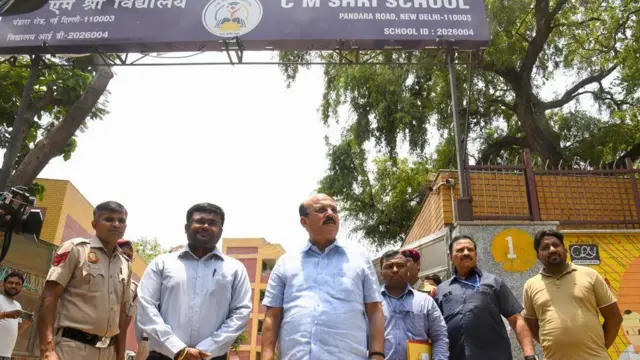 दिल्ली के शिक्षा मंत्री आशीष सूद