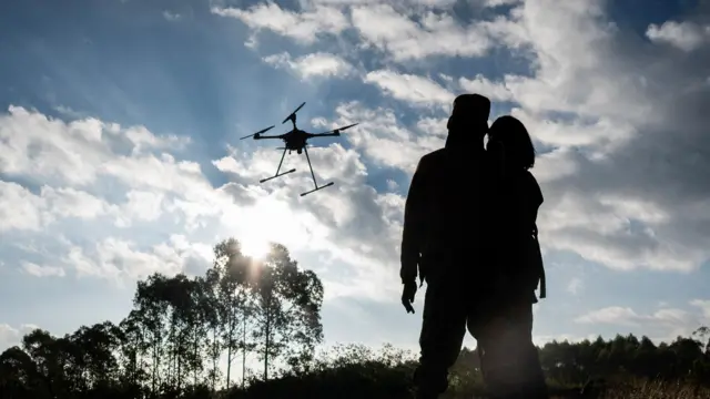 စစ်အာဏာသိမ်းမှု၊ လေးနှစ်တာတော်လှန်ရေးနဲ့ ဒရုန်းတိုက်ပွဲ 