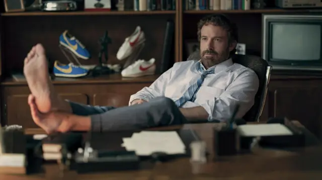 Ben Affleck aynı zamanda yapımsıcısı olduğu Air isimli filmde ayakkabının hikayesini anlatıyor
