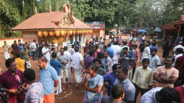 अंजुताम्बलम वीरेरकावु मंदिर