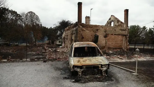 Выгоревший автомобиль
