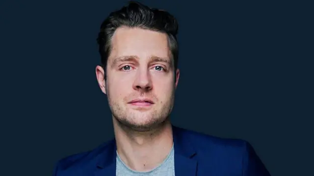 మ్యాక్స్ డికిన్స్