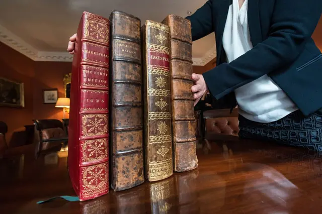 Cuatro tomos correspondientes al Primer, Segundo, Tercer y Cuarto Folio