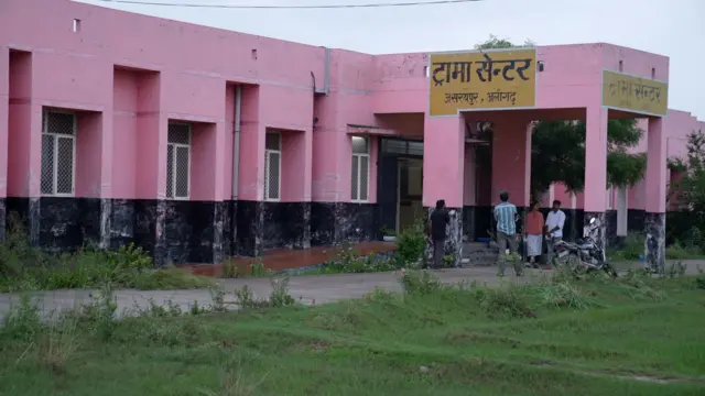 હાથરસ દુર્ઘટના, નાસભાગ, ઉત્તર પ્રદેશ, બીબીસી ગુજરાતી