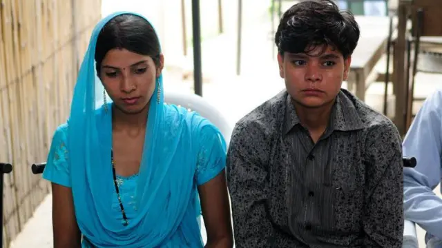 18 समलैंगिक दाम्पत्यांनी या विवाहाला मान्यता देण्यासंबंधीची याचिका दाखल केली होती. 