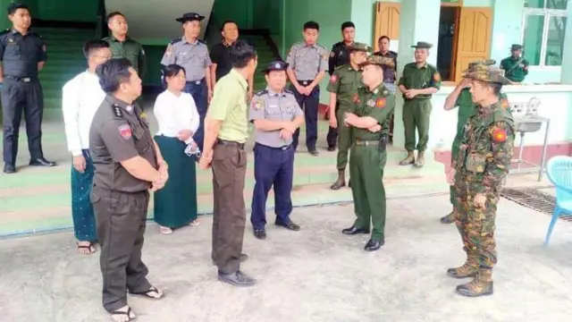 ရှမ်းမြောက်က အုပ်ချုပ်ရေးထိပ်ပိုင်းအရာရှိ ၈ ဦးအထိ အနားပေးခံရ