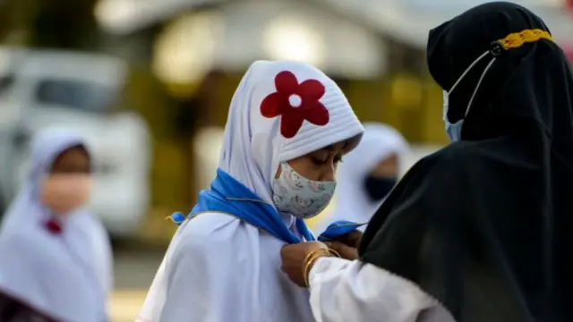 Foto siswi berjilbab