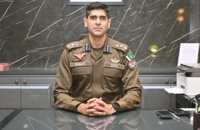 ਪੁਲਿਸ ਅਧਿਕਾਰੀ ਡਾਕਟਰ ਸਰਦਾਰ ਗਿਆਸ ਗੁਲ ਖਾਨ