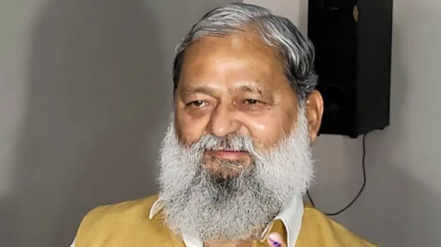 பாஜக முன்னாள் அமைச்சர் அனில் விஜ்