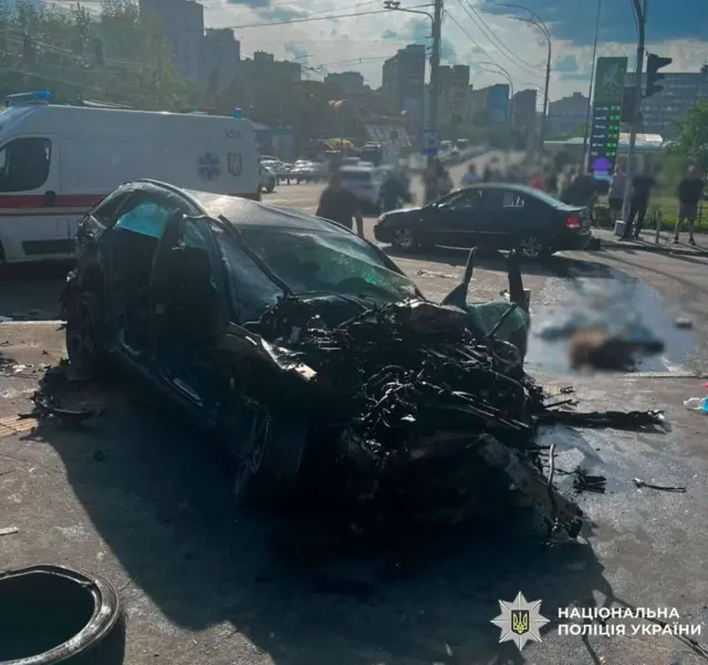 Розтрощена автівка