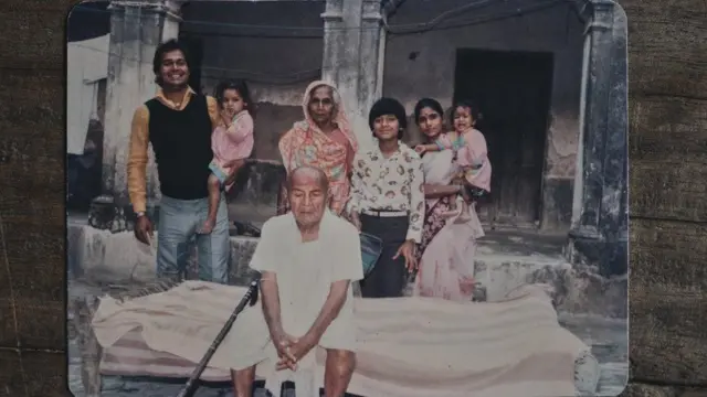 Dayanaand ijoollee isaa fi Kameshwaar Siiing fi Ramshakii Deevii waliin