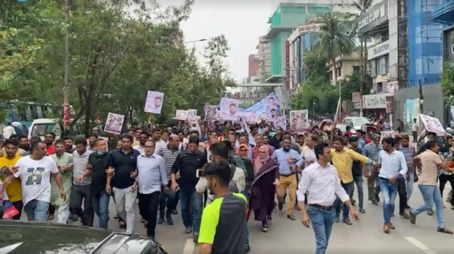 বিএনপির কেন্দ্রীয় কর্মসূচির অংশ হিসেবে পদযাত্রায় ঢাকা উত্তর মহানগর বিএনপির নেতাকর্মীরা। 