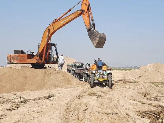 ఆంధ్రప్రదేశ్‌లో ఇసుక తవ్వకాలు