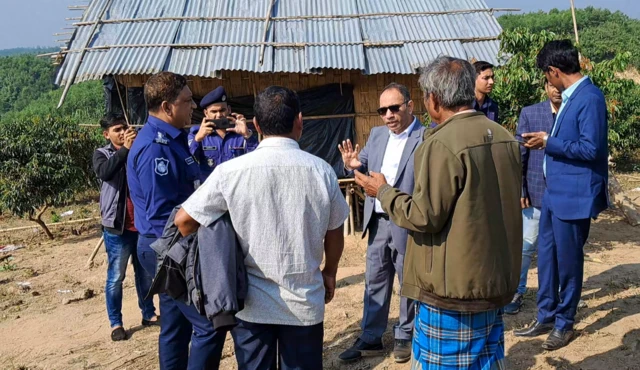 ঘটনাস্থল পরিদর্শন করেন জেলা প্রশাসক ও পুলিশ সুপার