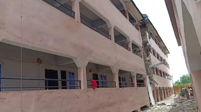 Ụlọ a bụ ụlọelu ogogo abụọ