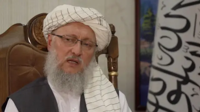 عکس از عبدالسلام حنفی معاون اداری ریاست الوزرای حکومت طالبان