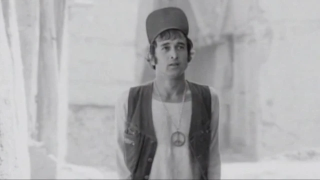 نمایی از فیلم 'خالق اختر مسخره'