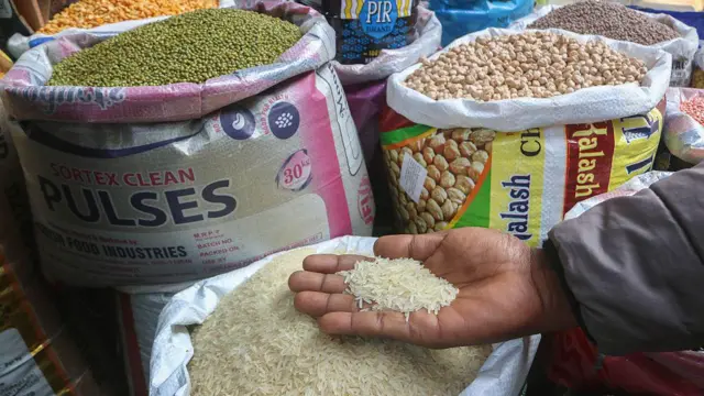ગુજરાતમાં 3.38 કરોડ લોકો સરકાર દ્વારા અપાતાં મફત અનાજ પર નિર્ભર, લોકસભામાં સરકારે આપ્યો જવાબ