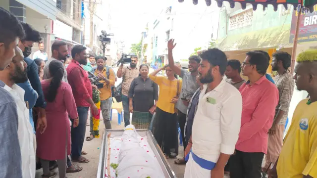 தந்தை-மகன் தற்கொலை ஏன்?