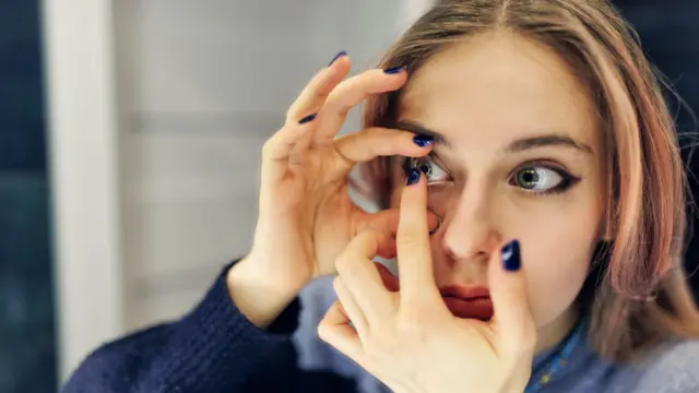 கான்டாக்ட் லென்ஸ்