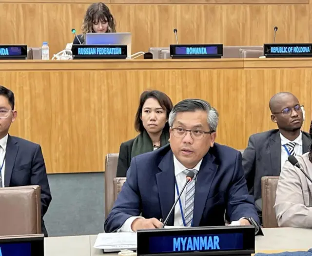 တ﻿တိယကော်မတီမှာ စကားပြောနေတဲ့ ဦးကျော်မိုးထွန်း
