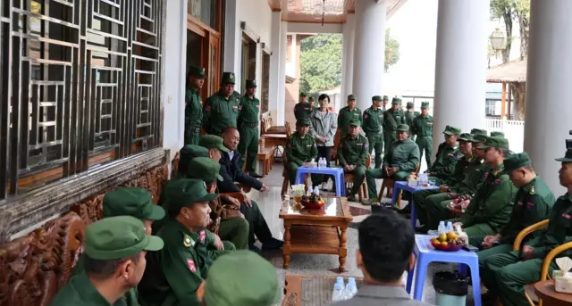 ဝ စစ်သားတွေကြားမှာ တွေ့ရတဲ့ ‘ဟဲဖျင်’