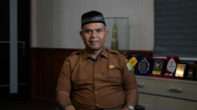 Kepala Dinas Pendidikan Aceh Murthalamuddin mengaku bahwa masih ada murid yang belajar di tenda darurat.