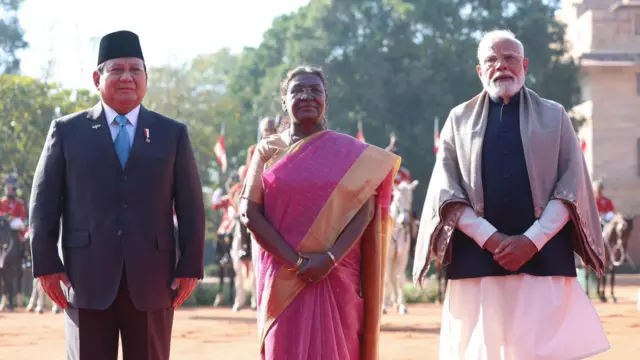 76મો ગણતંત્ર પ્રજાસત્તાક દિવસ, બંધારણનું ઘડતર, ઇન્ડોનેશિયાના રાષ્ટ્રપતિ મુખ્ય મહેમાન, કર્તવ્યપથ રાજપથ પર પરેડ, વડા પ્રધાન નરેન્દ્ર મોદી, બીબીસી ગુજરાતી, બીબીસી ન્યૂઝ ગુજરાતી
