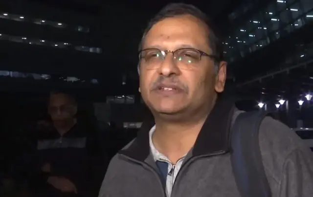 দীর্ঘ অপেক্ষার পর দেশে ফিরে আপ্লুত ওই ভারতীয় নাগরিকরা।