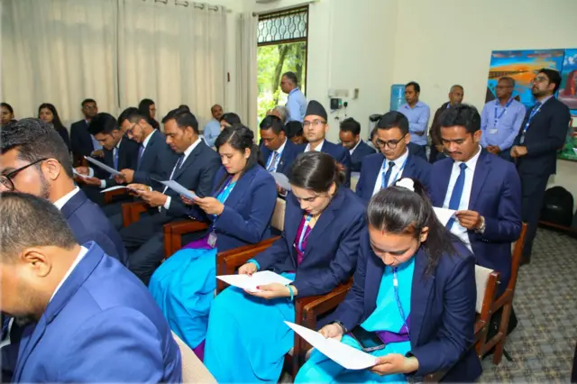 सरकारी कर्मचारीहरू 