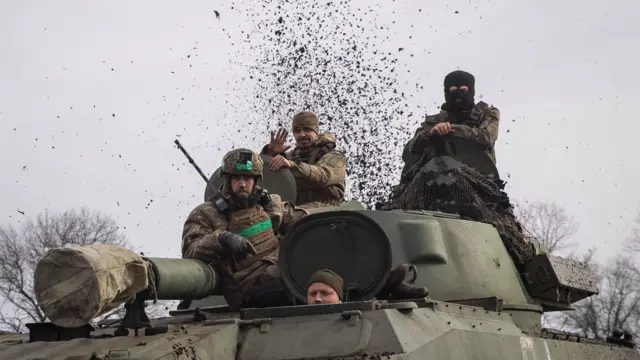 Росія заявила, що повністю захопила Бахмут - BBC News Україна
