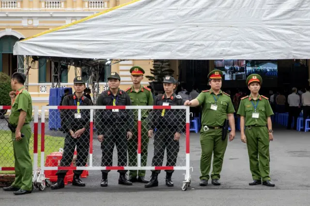 Vietnam police