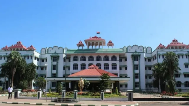 சென்னை உயர்நீதிமன்றத்தின் மதுரை கிளை.