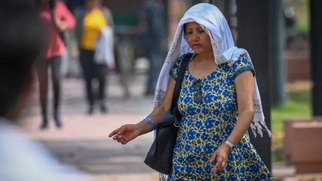 در ماه فوریه میانگین حداکثر دمای روزانه ۲۹.۵ درجه سانتیگراد بود 