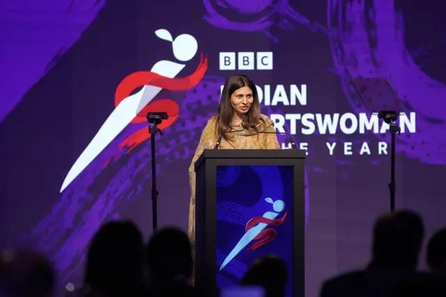 भारताच्या क्रीडा राज्यमंत्री रक्षा खडसे यांनीही या सोहळ्यास उपस्थिती लावली आहे.