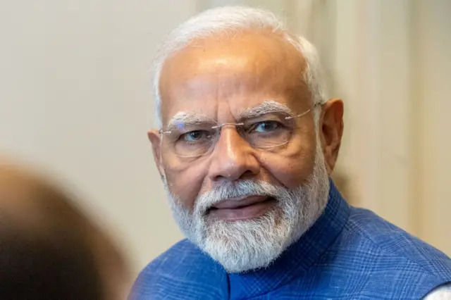 नरेंद्र मोदी