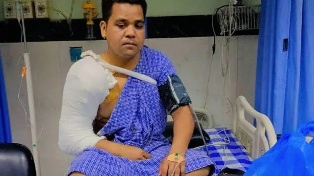 ट्रमा सेन्टरमा उपचाररत शम्भू दर्जी