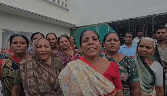 અરવલ્લી, સાબરકાંઠા, સાબર ડેરી, પશુપાલકો, દૂધઉત્પાદકો, વિરોધપ્રદર્શન, ખેડૂતો, ગુજરાત, બીબીસી ગુજરાતી