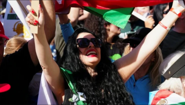 Mudaaharaadyada looga soo horjeedo dowladda Iran ayaa weli ka socda Mareykanka.
