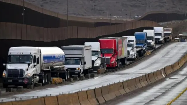 পাল্টাপাল্টি শুল্ক আরোপে মার্কিন জনগনকেই বেশী মূল্য দিতে হবে বলে অনেকে মনে করেন