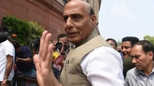 भारताचे संरक्षण मंत्री राजनाथ सिंग यांनी अमेरिकेच्या सुरक्षा मंत्र्यांसोबत फोनवर चर्चा केली.