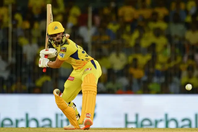 ऋतुराज गायकवाड चेन्नई सुपरकिंग्जच्या कप्तानपदी, धोनीने सोडलं पद