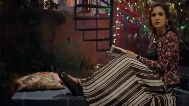 انوشے عباسی 