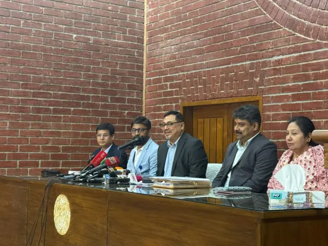 মন্ত্রিসভার বৈঠকের পর এক প্রেসব্রিফিংয়ে সিদ্ধান্ত জানান মন্ত্রিপরিষদ সচিব নাসিমুল গণি 