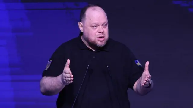 Руслан Стефанчук за трибуною.