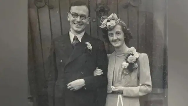 M. Tinniswood a rencontré sa femme, Blodwen